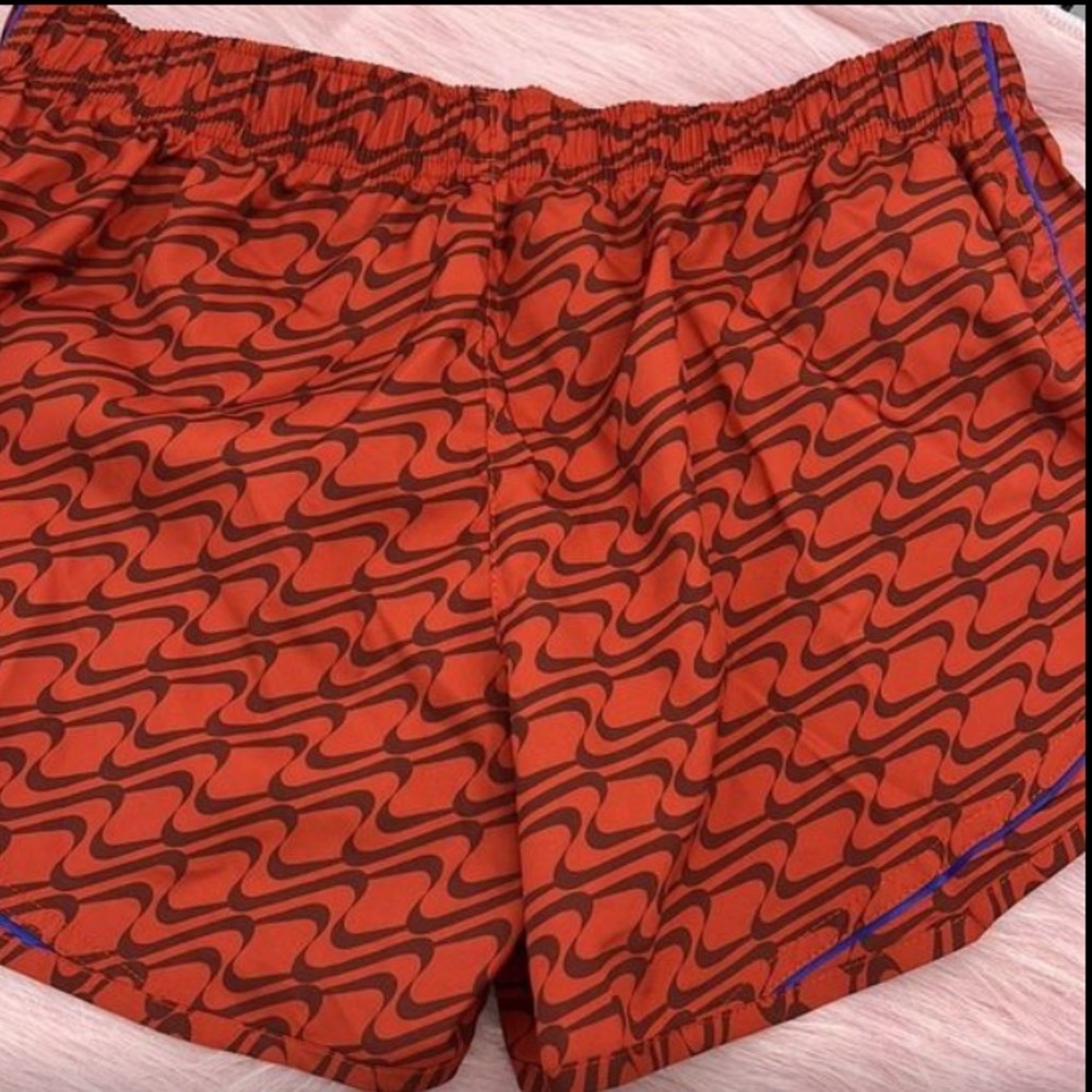 NWT, large Nike Dri Fit Tempo running shorts - Picture 4 of 4